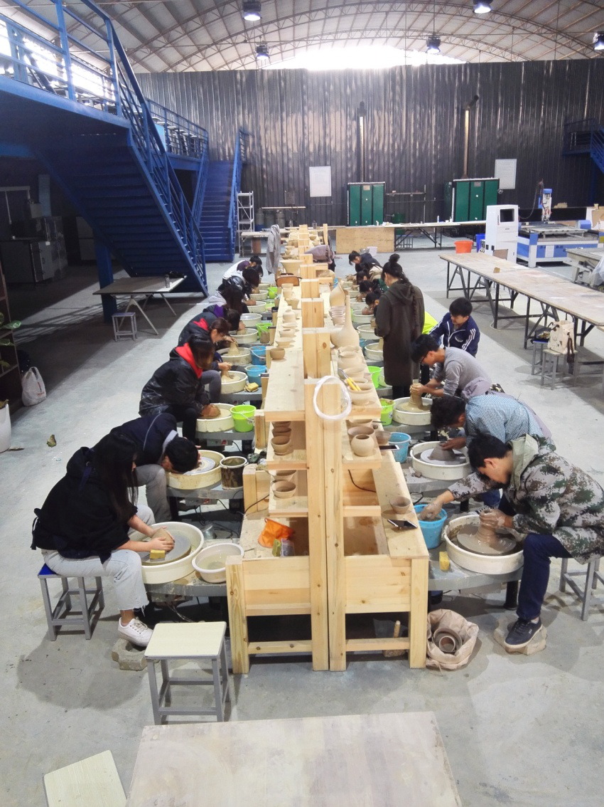 易斯顿美术学院校企合作基地—实训中心 易斯顿美术学院校企合作基地—实训中心