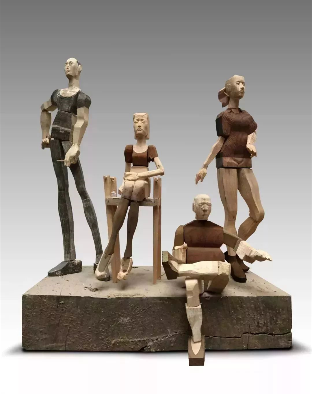 我集团青年教师赵凡雕塑作品入选第六届全国青年美展