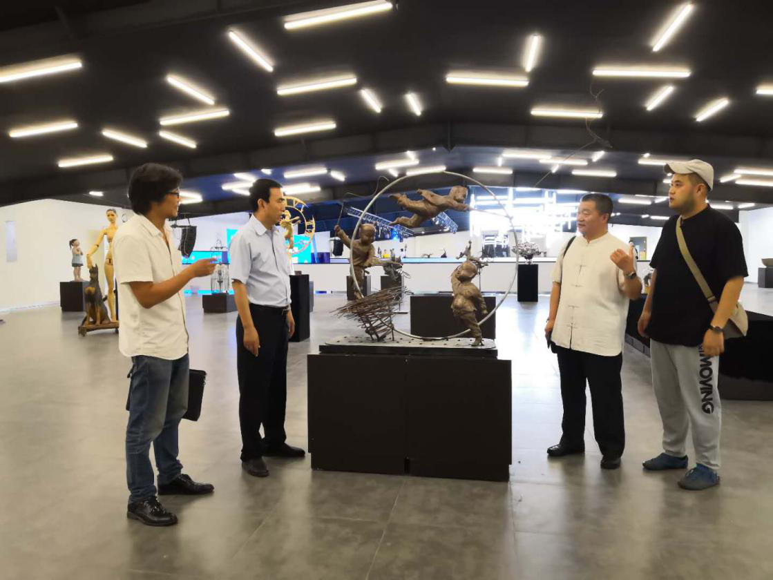 石品院长等参加“2018第十三届全国高校毕业生优秀雕塑作品展暨全国艺术高校雕塑教学研讨会” 石品院长等参加“2018第十三届全国高校毕业生优秀雕塑作品展暨全国艺术高校雕塑教学研讨会”