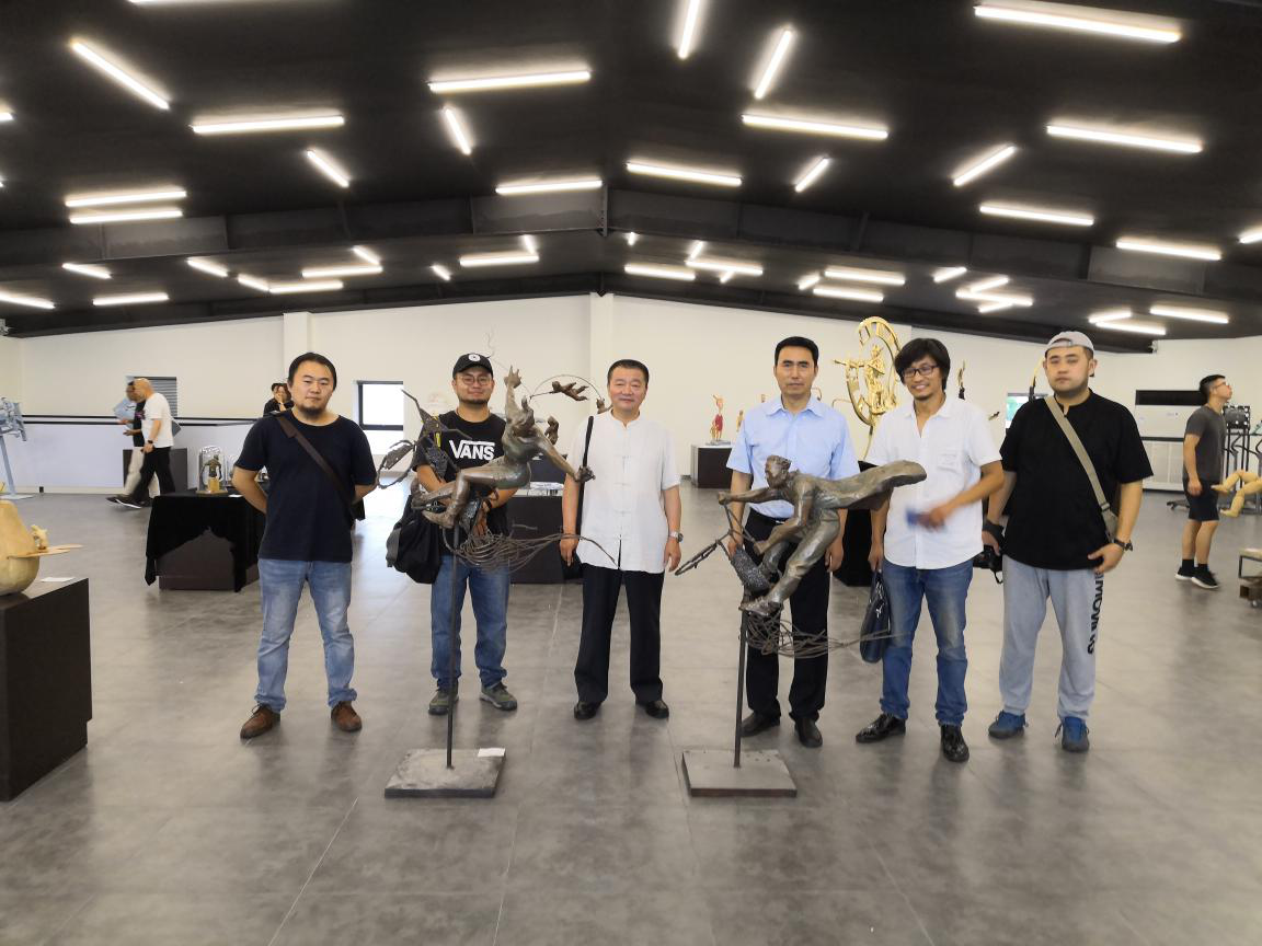 石品院长等参加“2018第十三届全国高校毕业生优秀雕塑作品展暨全国艺术高校雕塑教学研讨会” 石品院长等参加“2018第十三届全国高校毕业生优秀雕塑作品展暨全国艺术高校雕塑教学研讨会”