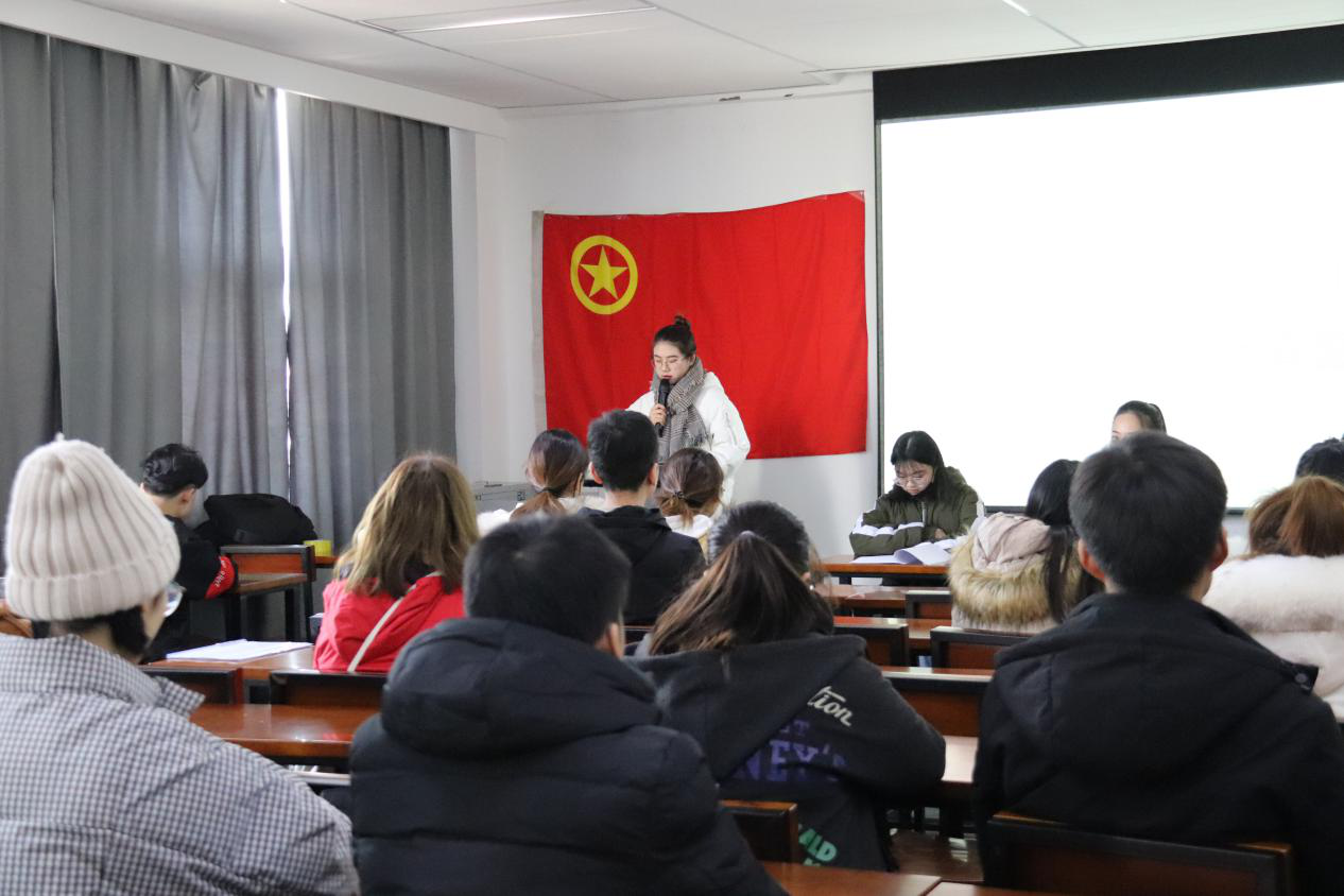 誓词铿锵 身份荣光 ——2018年下半年新团员入团仪式隆重举行 誓词铿锵 身份荣光 ——2018年下半年新团员入团仪式隆重举行
