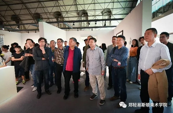 河南省美协专家团莅临我集团指导备战第十三届全国美展工作 河南省美协专家团莅临我集团指导备战第十三届全国美展工作