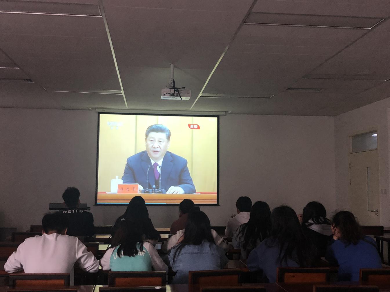 五月的鲜花 ——我集团“青春心向党,建功新时代”主题宣传教育活动掠影 五月的鲜花 ——我集团“青春心向党,建功新时代”主题宣传教育活动掠影