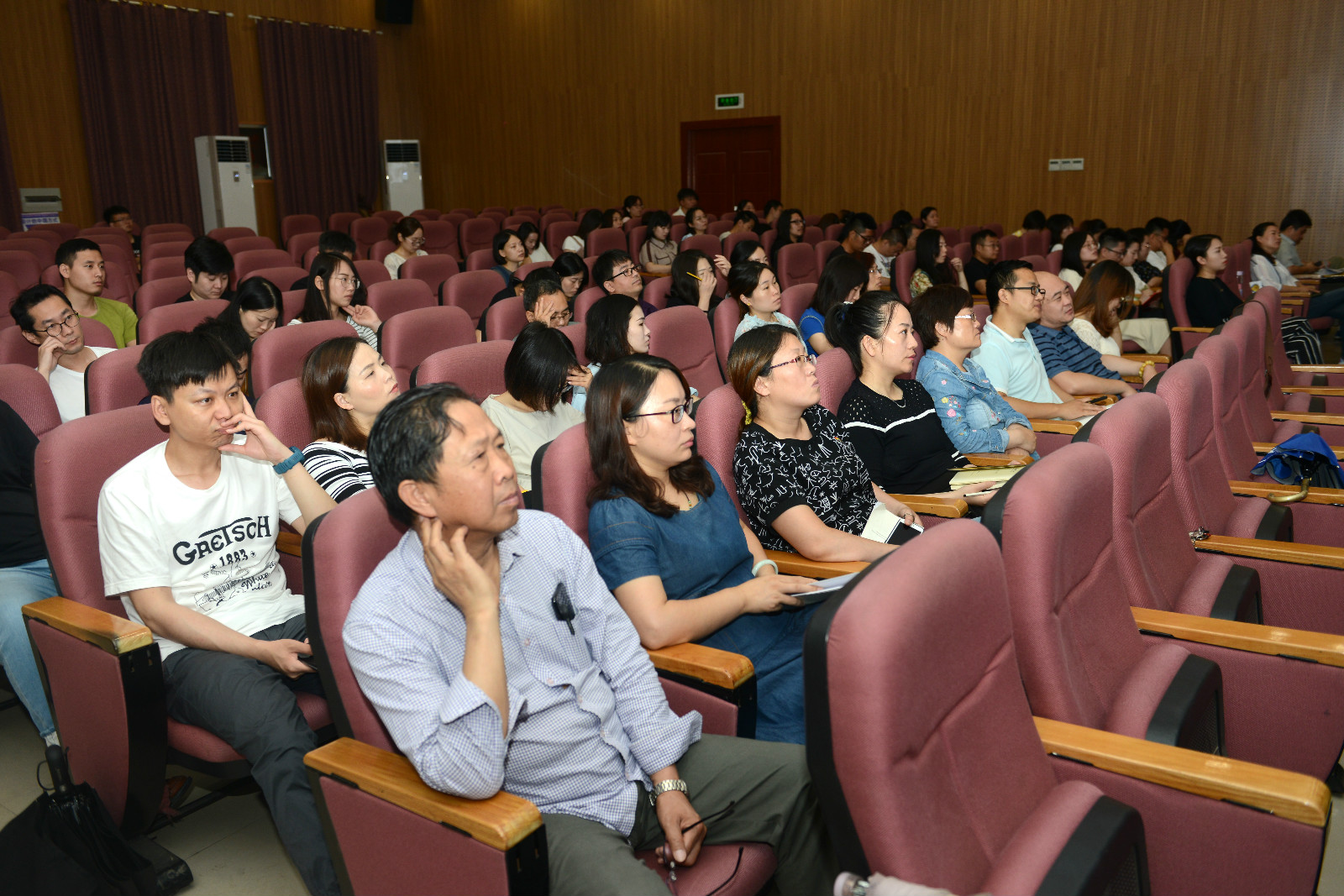我集团举行第四批青年骨干教师与优秀辅导员培养对象三年期满汇报工作 我集团举行第四批青年骨干教师与优秀辅导员培养对象三年期满汇报工作