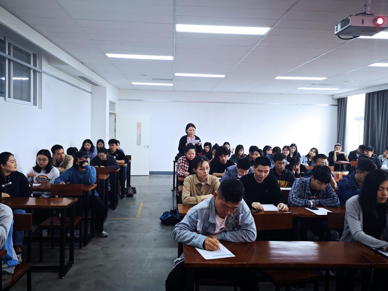 学生第二党支部召开预备党员转正征求党员和群众意见座谈会 学生第二党支部召开预备党员转正征求党员和群众意见座谈会