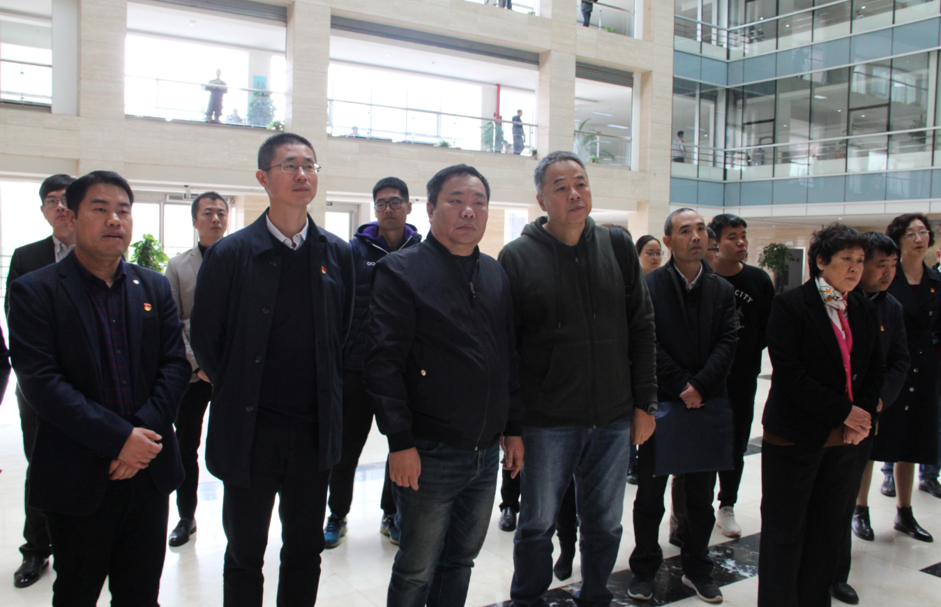 我集团组织师生党员参观“不忘初心、牢记使命”主题教育档案文献巡回展 我集团组织师生党员参观“不忘初心、牢记使命”主题教育档案文献巡回展