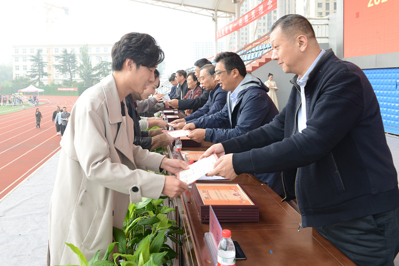 我集团举办第十届田径运动会 我集团举办第十届田径运动会