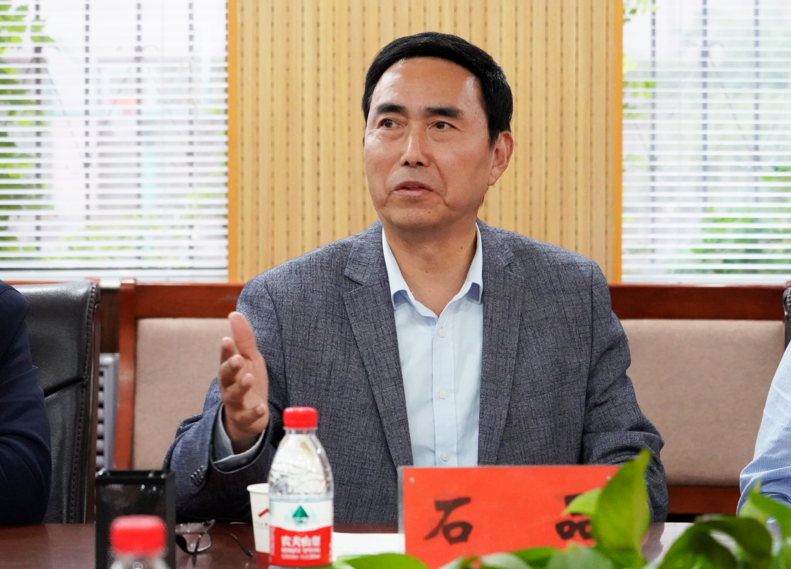 我集团石品院长一行到河南大学美术学院交流座谈 我集团石品院长一行到河南大学美术学院交流座谈