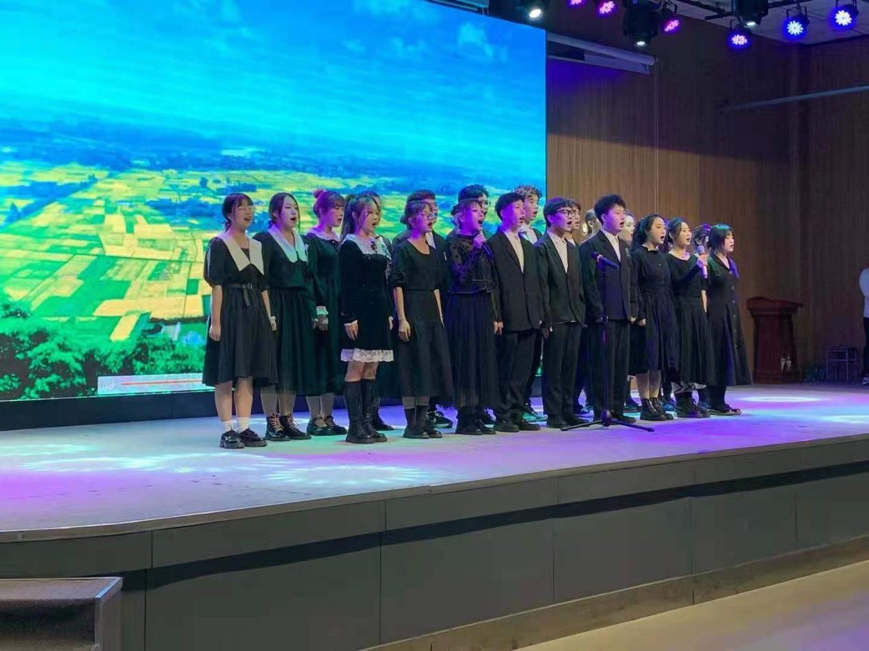 歌颂红色经典,传承红色精神——“百年潮·正青春”文艺汇演 歌颂红色经典,传承红色精神——“百年潮·正青春”文艺汇演