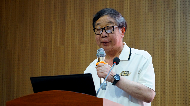 郑州大学戴庞海教授到我集团讲学 郑州大学戴庞海教授到我集团讲学
