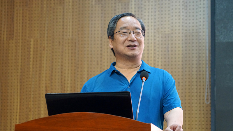 郑州大学戴庞海教授到我集团讲学 郑州大学戴庞海教授到我集团讲学