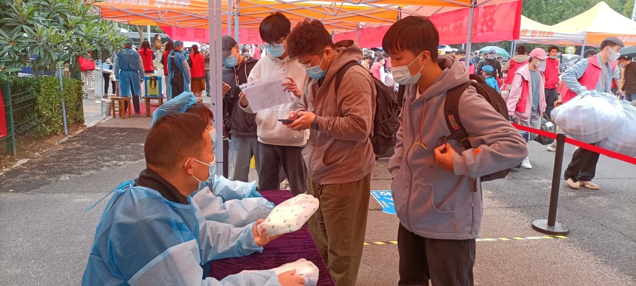 笑意盈盈 志愿同行——迎新志愿者在行动 笑意盈盈 志愿同行——迎新志愿者在行动