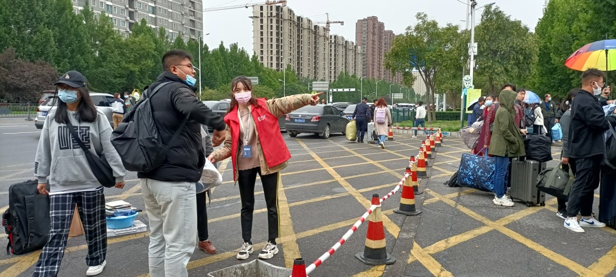笑意盈盈 志愿同行——迎新志愿者在行动 笑意盈盈 志愿同行——迎新志愿者在行动